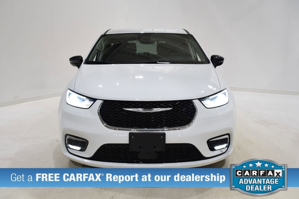 Used 2024 Chrysler Pacifica Touring L Passenger Van