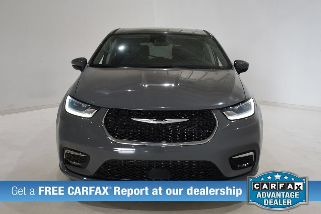 Used 2023 Chrysler Pacifica Touring L Passenger Van