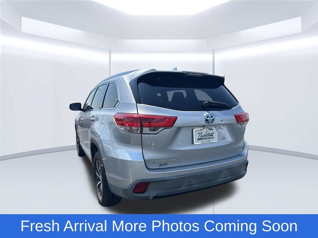 Used 2019 Toyota Highlander Hybrid XLE Sport Utility