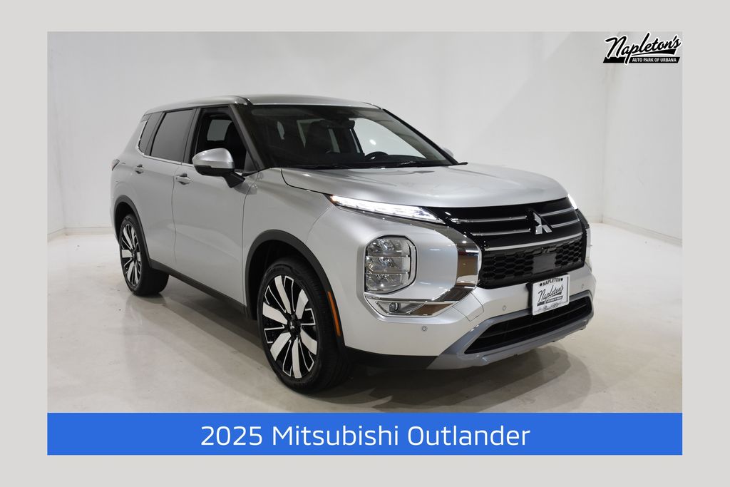 2025 Mitsubishi Outlander SE's photo