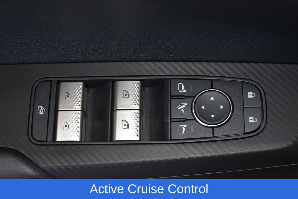 2025 Mitsubishi Outlander Plug-in Hybrid SE - Photo 19