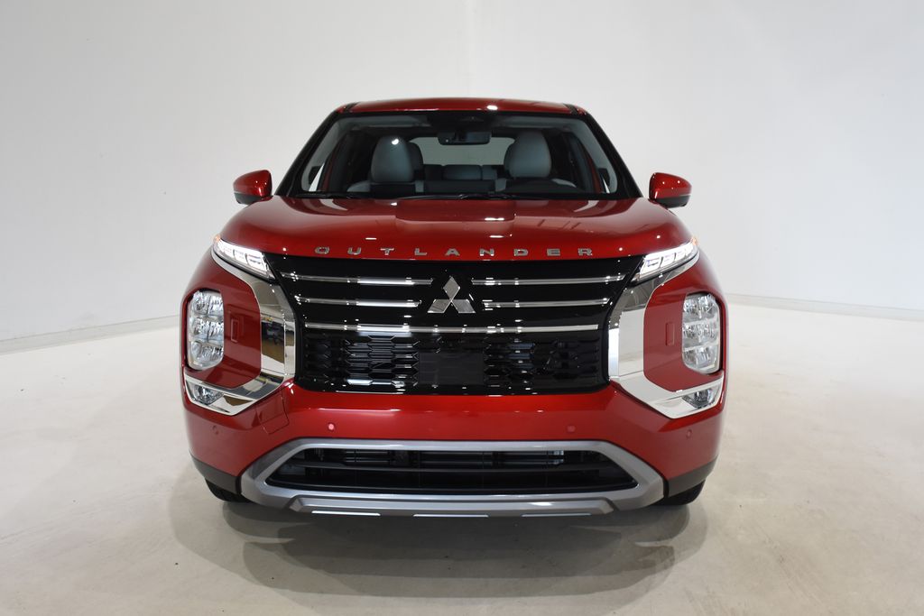 2025 Mitsubishi Outlander SE photo 2