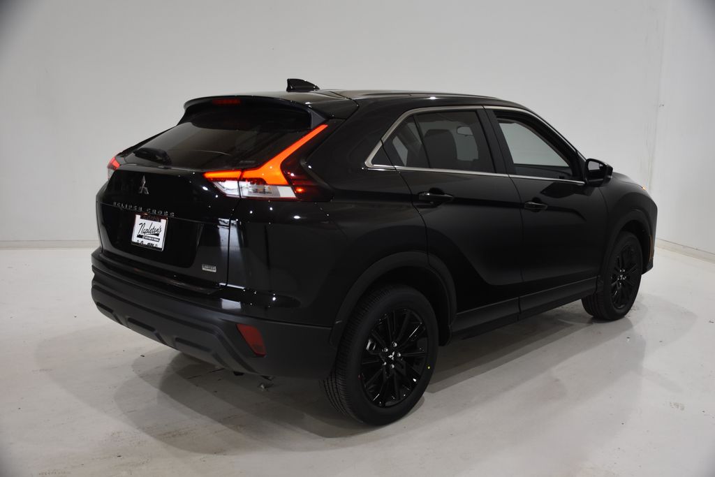 2025 Mitsubishi Eclipse Cross LE photo 4