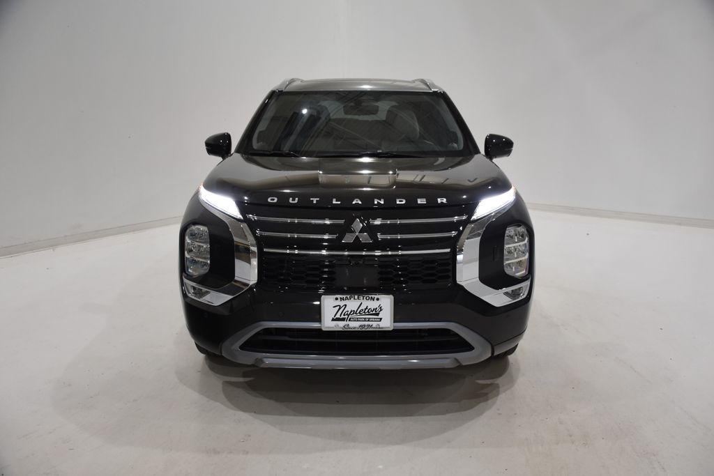 2025 Mitsubishi Outlander Platinum photo 2