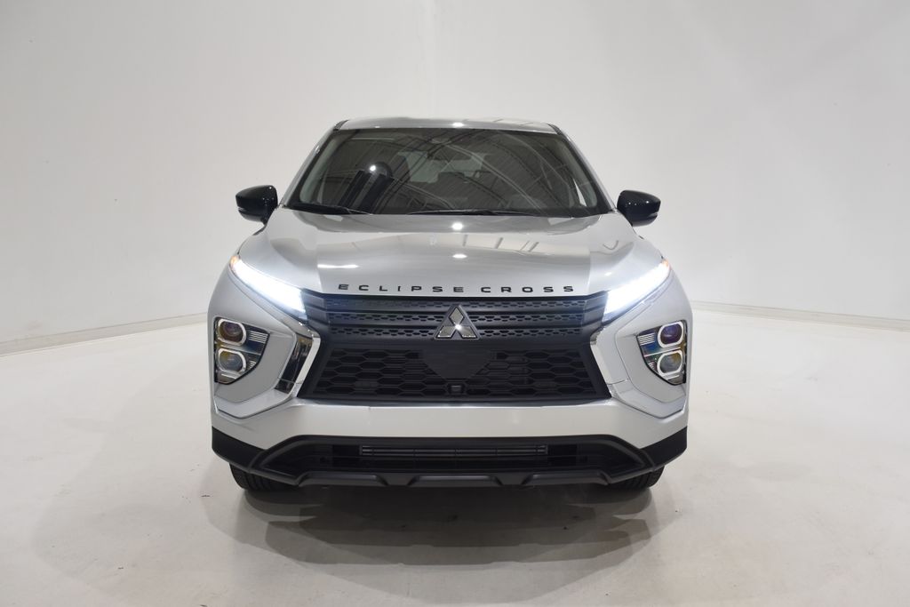 2025 Mitsubishi Eclipse Cross LE photo 2