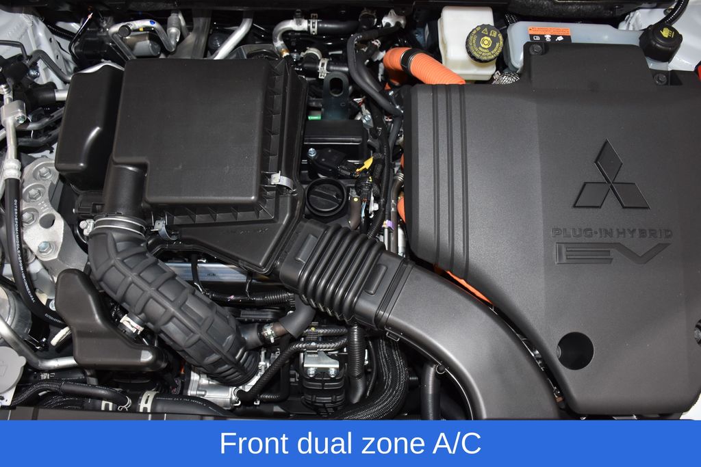 2025 Mitsubishi Outlander Plug-in Hybrid SE - Photo 7