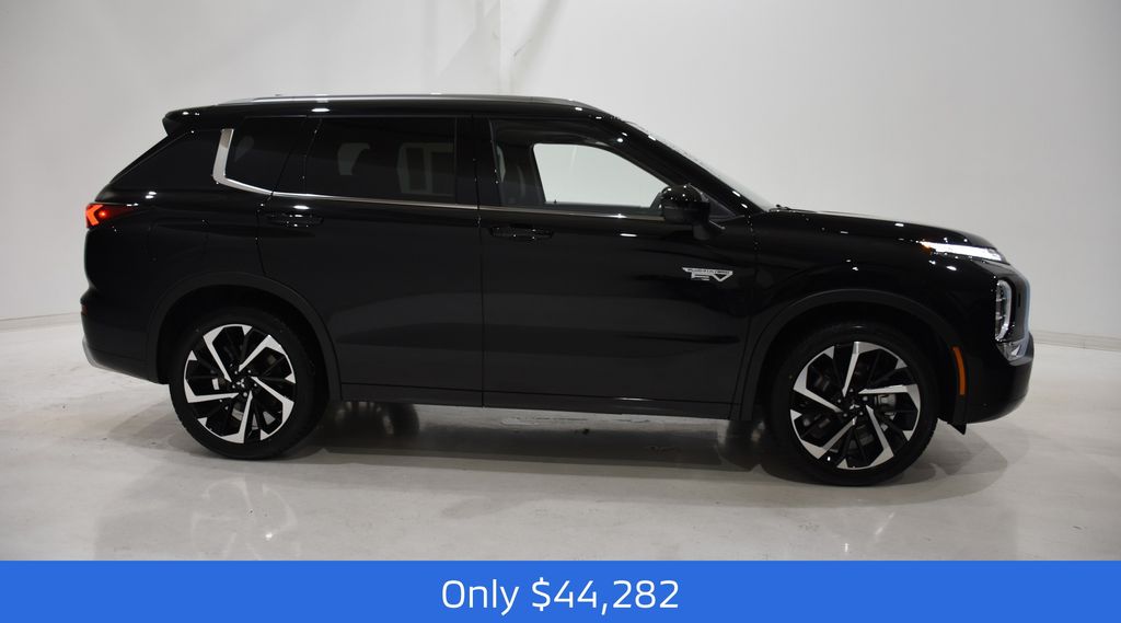 2025 Mitsubishi Outlander PHEV SEL photo 2