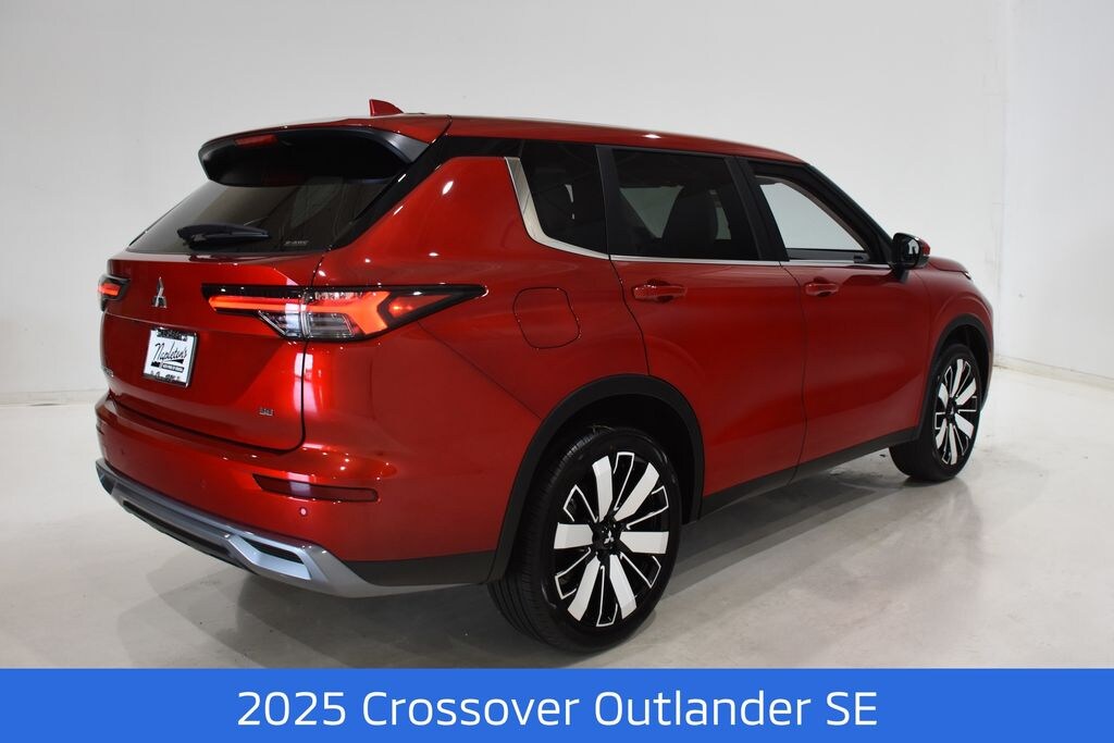 New 2025 Mitsubishi Outlander SE SUV