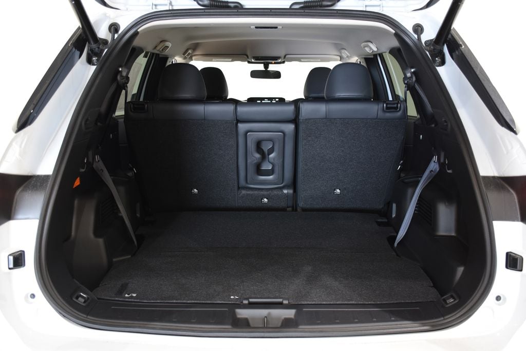 2025 Mitsubishi Outlander Plug-in Hybrid SE - Photo 28