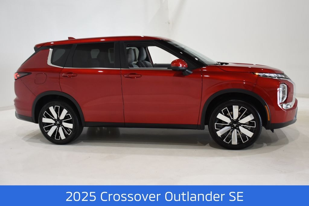 New 2025 Mitsubishi Outlander SE SUV