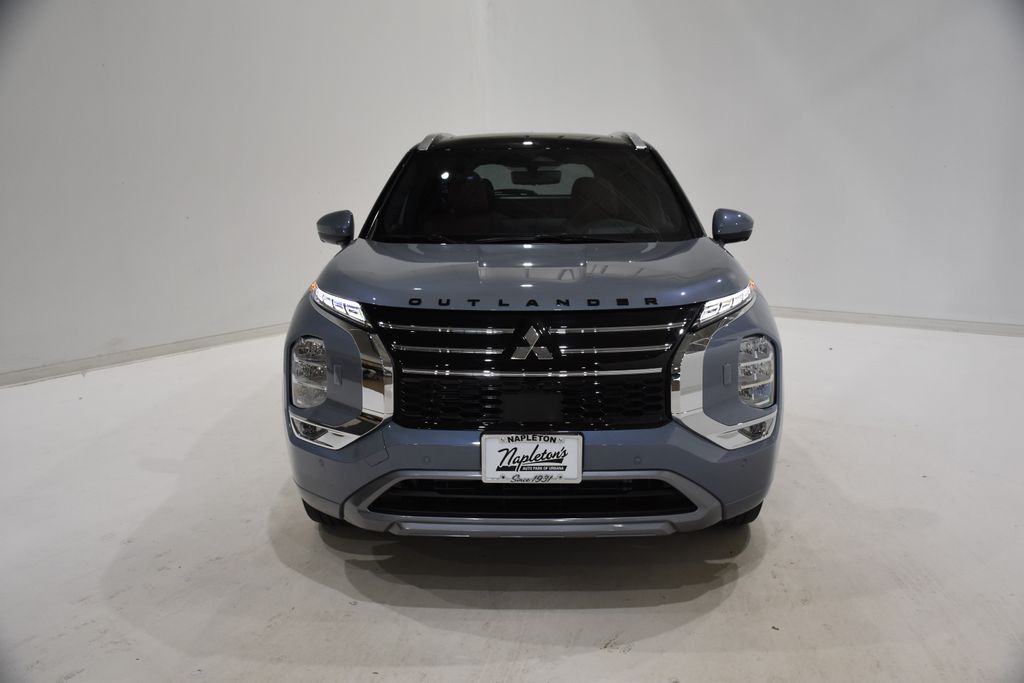 2025 Mitsubishi Outlander SEL photo 2