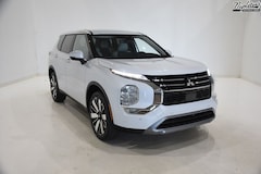 2025 Mitsubishi Outlander SE SUV
