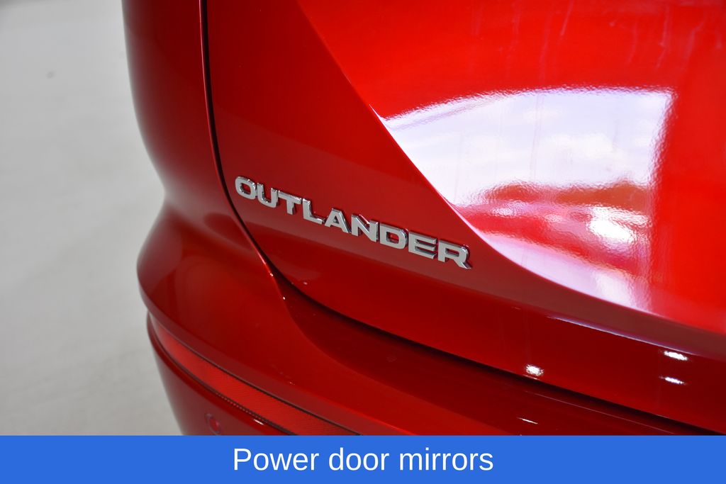 2025 Mitsubishi Outlander SE - Photo 28