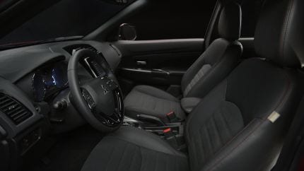 Mitsubishi Outlander interior