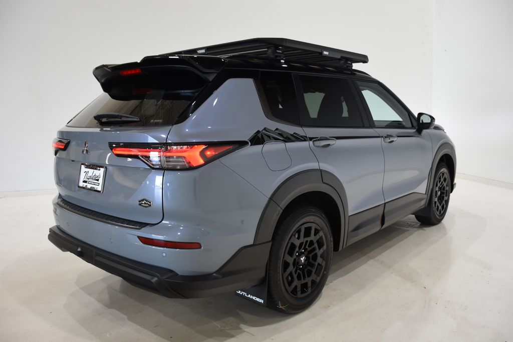2025 Mitsubishi Outlander SE Ralliart photo 2