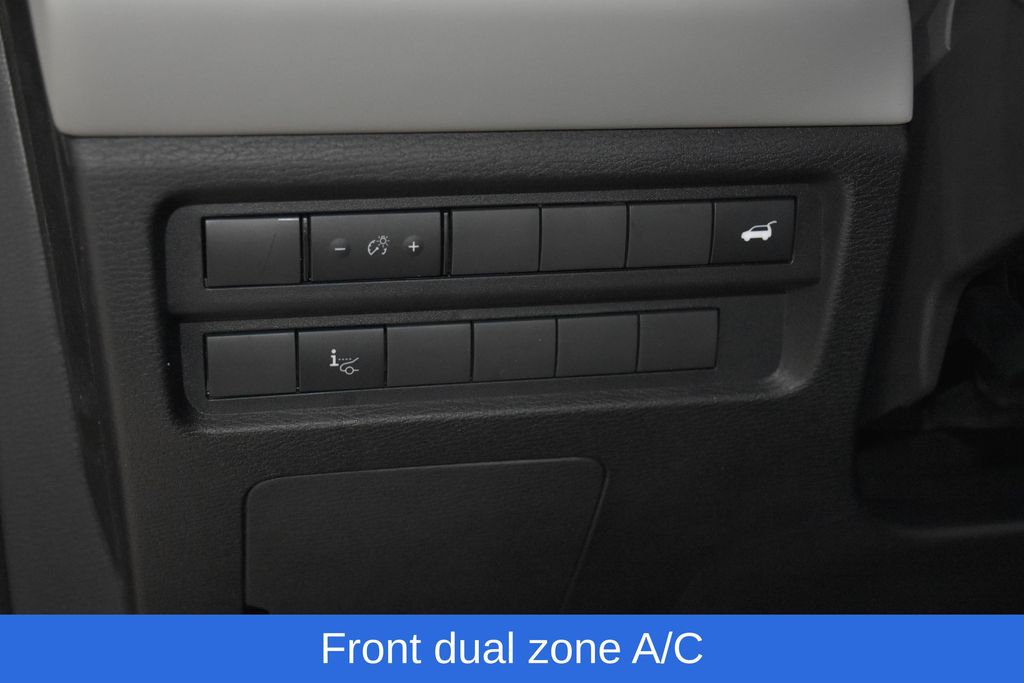 2025 Mitsubishi Outlander SEL Platinum Edition - Photo 9