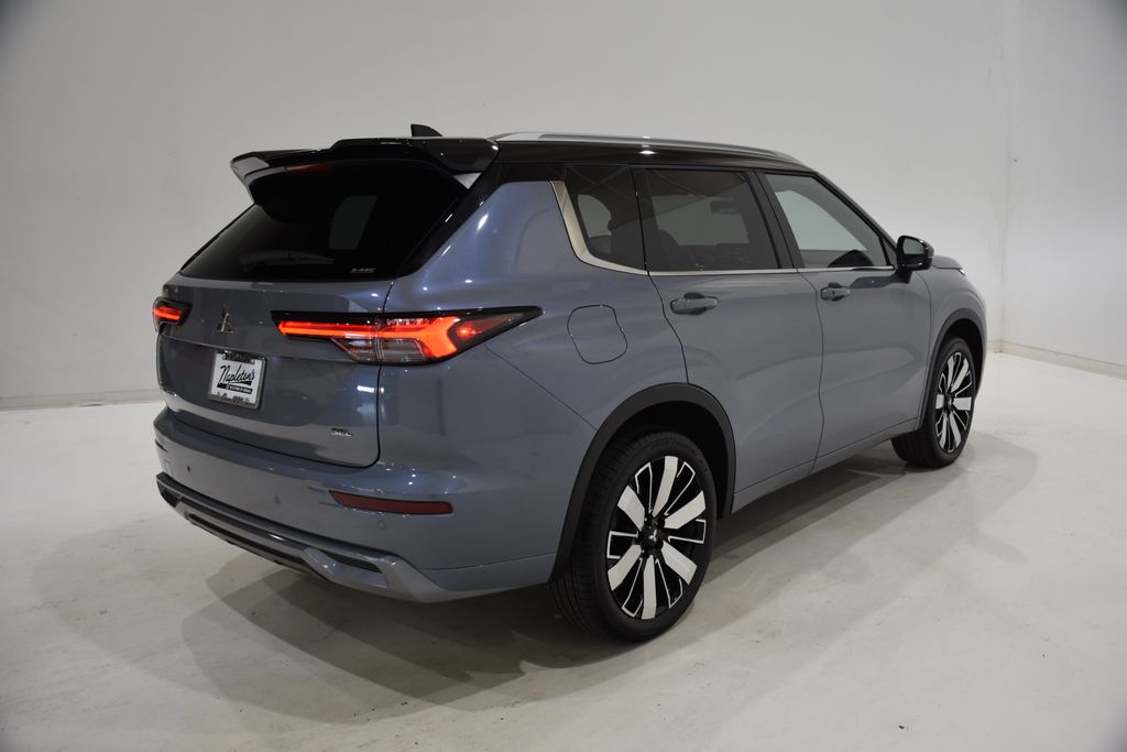2025 Mitsubishi Outlander SEL photo 4