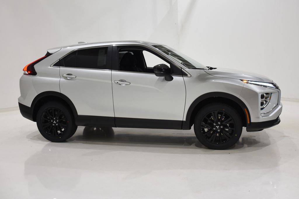 2025 Mitsubishi Eclipse Cross LE photo 3