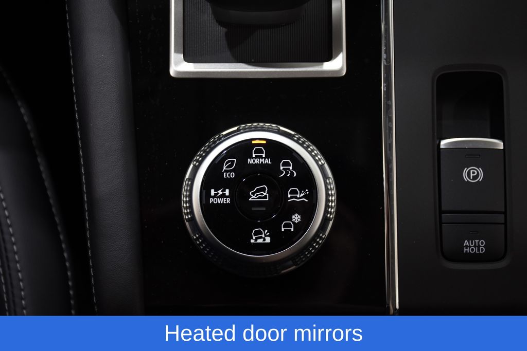 2025 Mitsubishi Outlander Plug-in Hybrid SE - Photo 22