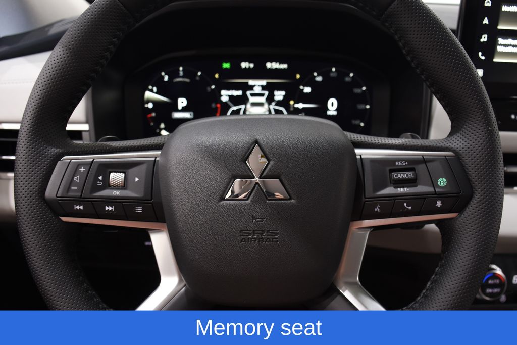 2025 Mitsubishi Outlander SEL Platinum Edition - Photo 10