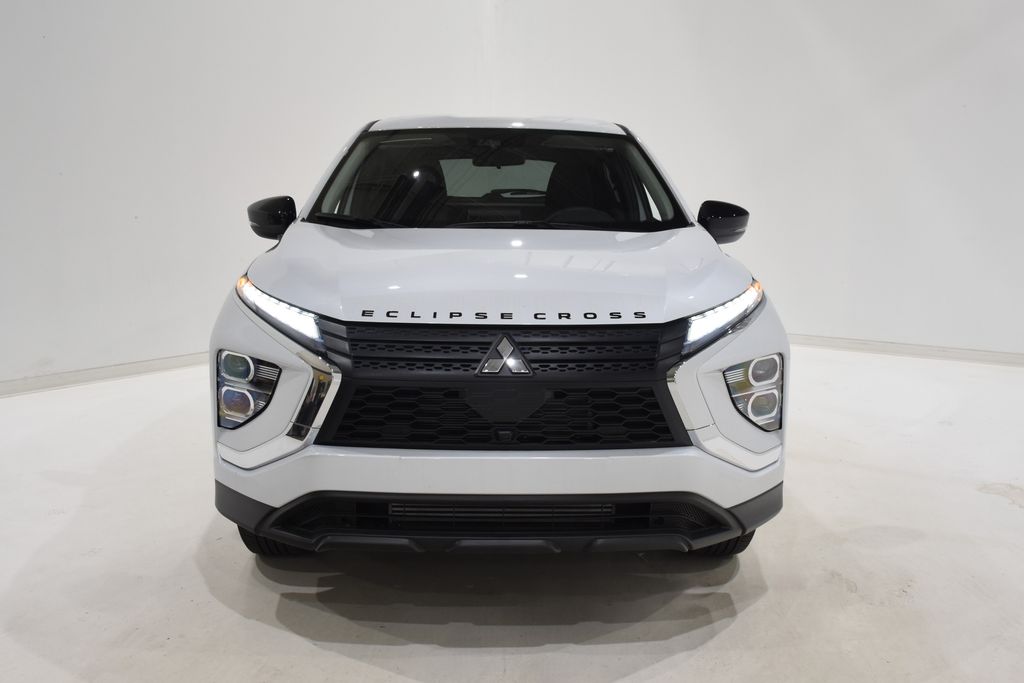 2025 Mitsubishi Eclipse Cross LE photo 2