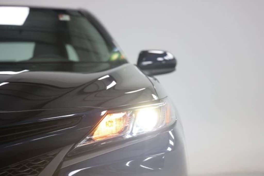 Used 2020 Toyota Camry SE Sedan