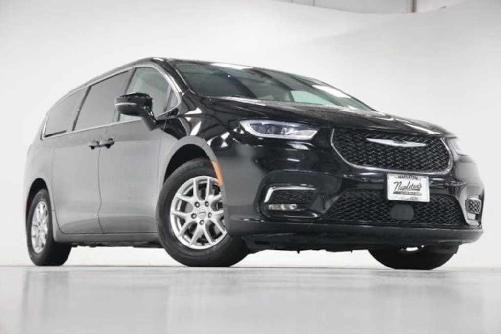Used 2024 Chrysler Pacifica Touring L Minivan/Van