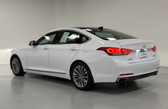 2015 Hyundai Genesis 3.8 photo 3