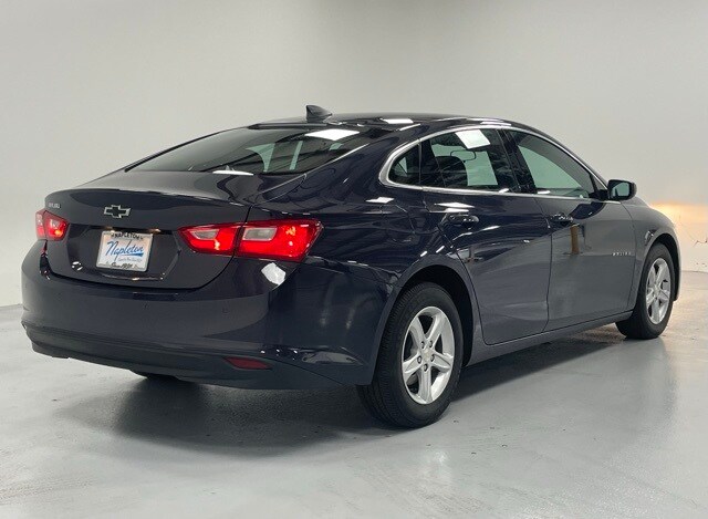 2025 Chevrolet Malibu LS photo 4