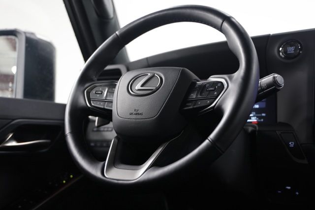 2024 Lexus GX Luxury - Photo 40