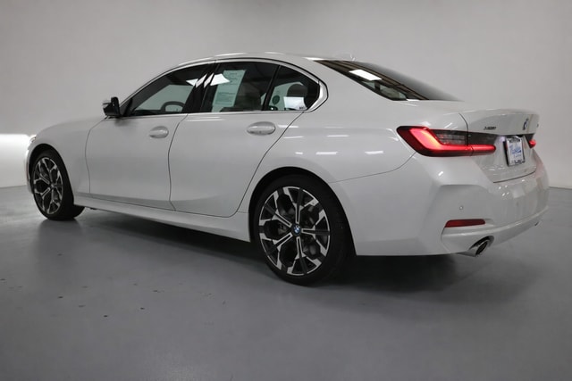 2025 BMW 3 Series 330i - Photo 13