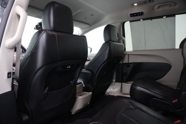 2023 Chrysler Pacifica Touring L - Photo 34