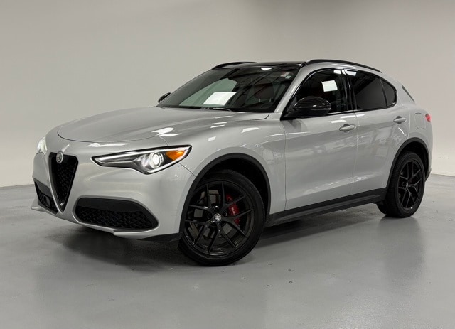 2019 Alfa Romeo Stelvio Sport's photo