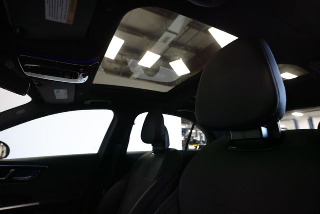 2025 Mercedes-Benz C-Class Sedan C 300 - Photo 17