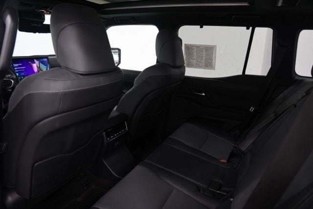 2024 Lexus GX Luxury - Photo 34
