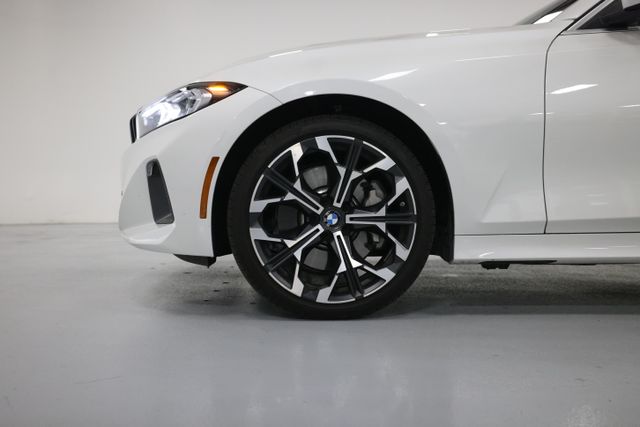 2025 BMW 3 Series 330i - Photo 11