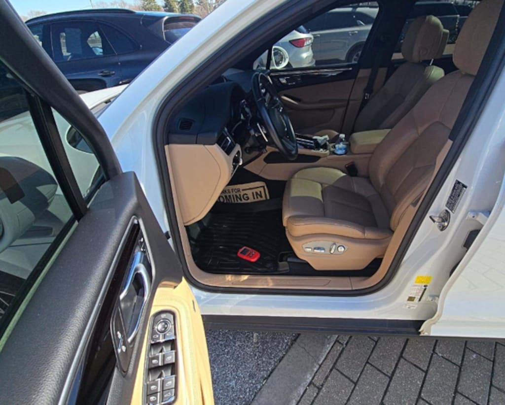 Used 2022 Porsche Macan Base SUV