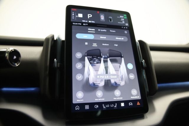 2026 Volvo EX30 Ultra - Photo 31
