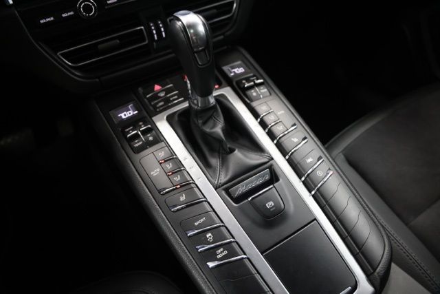 2021 Porsche Macan Base - Photo 30
