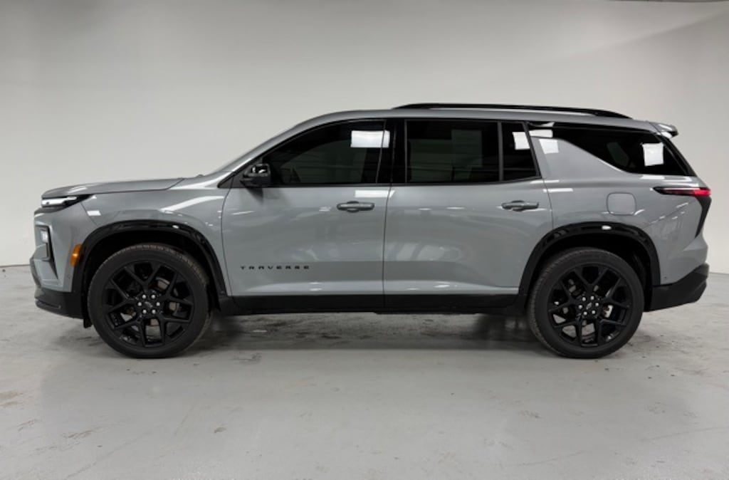 Used 2024 Chevrolet Traverse RS SUV