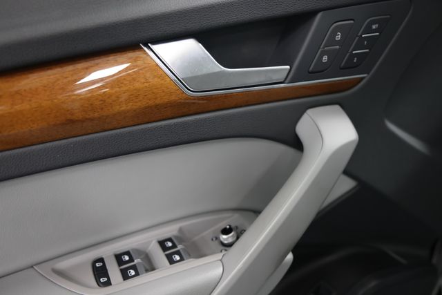 2022 Audi Q5 Premium - Photo 25