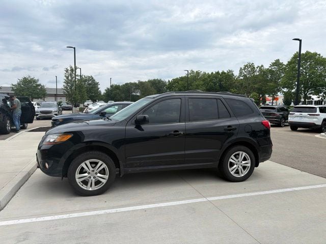 Used 2011 Hyundai Santa Fe SE with VIN 5XYZHDAG4BG028870 for sale in Aurora, IL