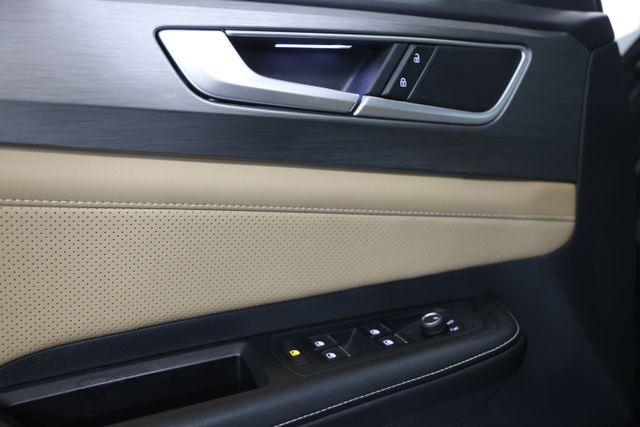2024 Volkswagen Atlas Cross Sport SE w/Tech - Photo 21