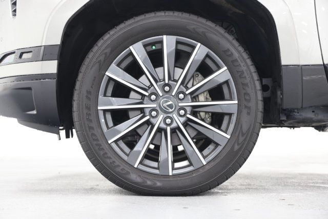 2024 Lexus GX Luxury - Photo 11