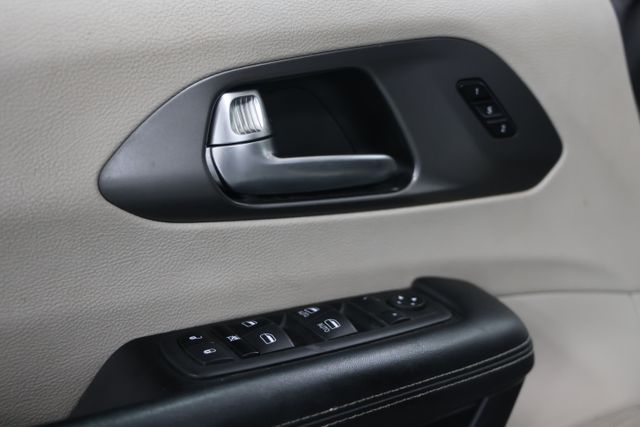 2023 Chrysler Pacifica Touring L - Photo 21