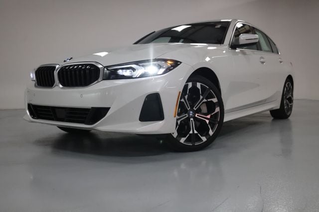 2025 BMW 3 Series 330i - Photo 8