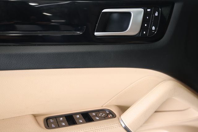 2022 Porsche Cayenne Base - Photo 26