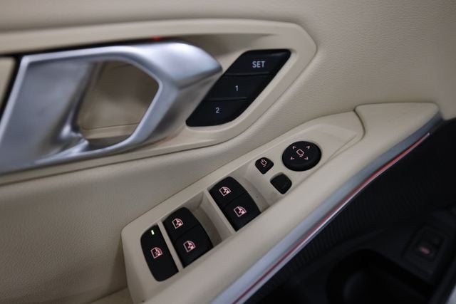 2025 BMW 3 Series 330i - Photo 25