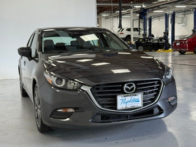 2018 Mazda Mazda3 Touring photo 3