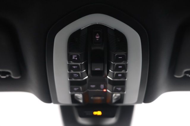 2021 Porsche Macan Base - Photo 40